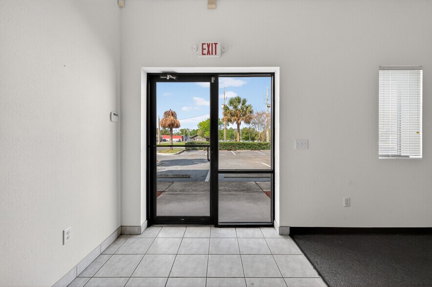 More Photos Of 300 Richey Rd, Leesburg Warehouse For Sale