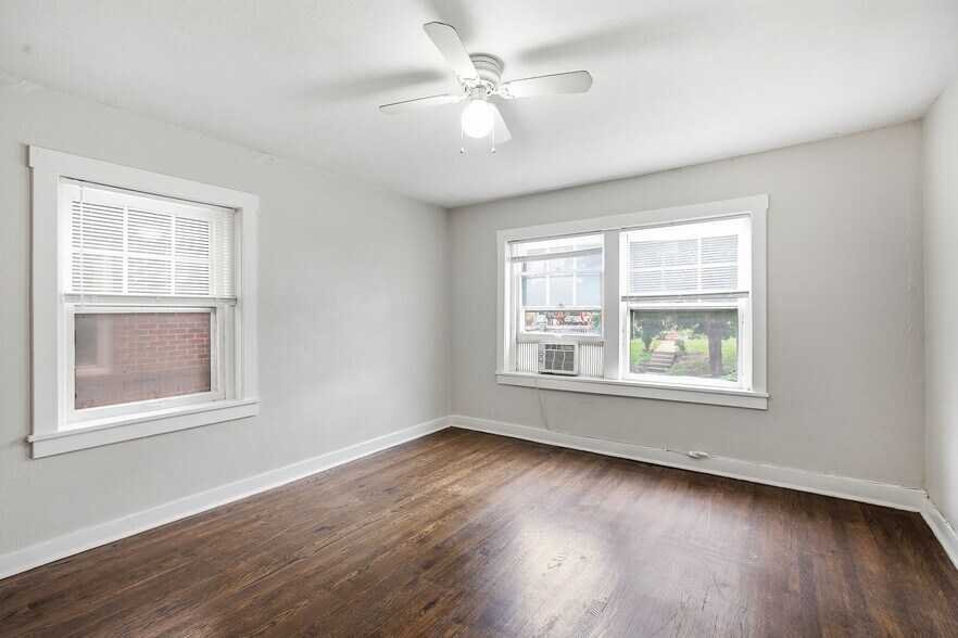 More Photos Of 1109 W 40th St, Kansas City Apartments For Sale