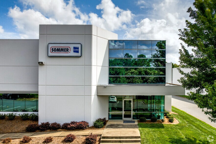 More Photos Of 2217 Distribution Center Dr, Charlotte Warehouse For Lease