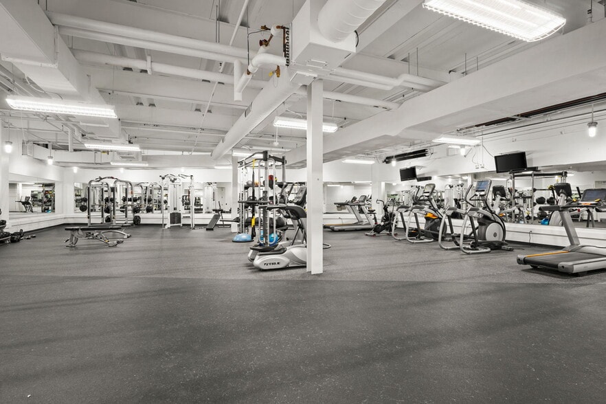 More Photos Of 1 Qbe Way, Sun Prairie Office For Lease