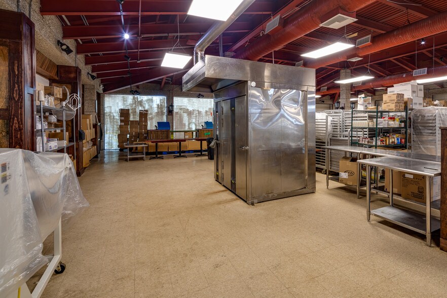 More Photos Of 702 Mall Blvd, Brunswick Supermarket For Sale