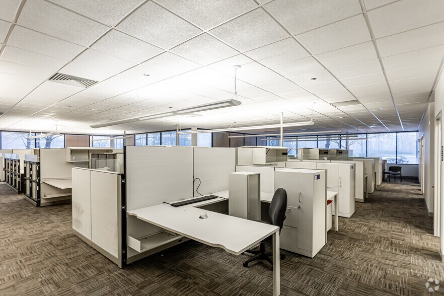 More Photos Of 200 Great Pond Dr, Windsor Office For Lease