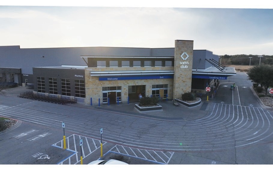 More Photos Of 9900 S I-35, Austin Unknown For Lease