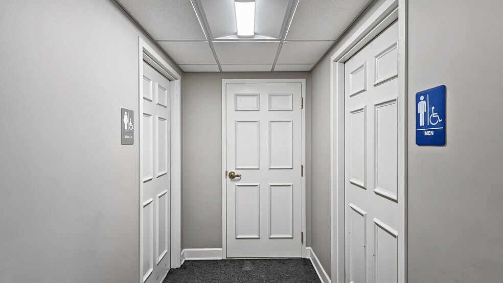 More Photos Of 112 N Jefferson St, Athens Bank For Lease