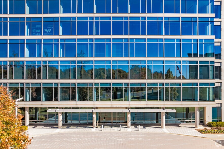 More Photos Of 1 Preserve Pky, Rockville Office For Lease