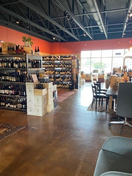 More Photos Of 2665 Monroe Rd, De Pere Storefront Retail Residential For Lease