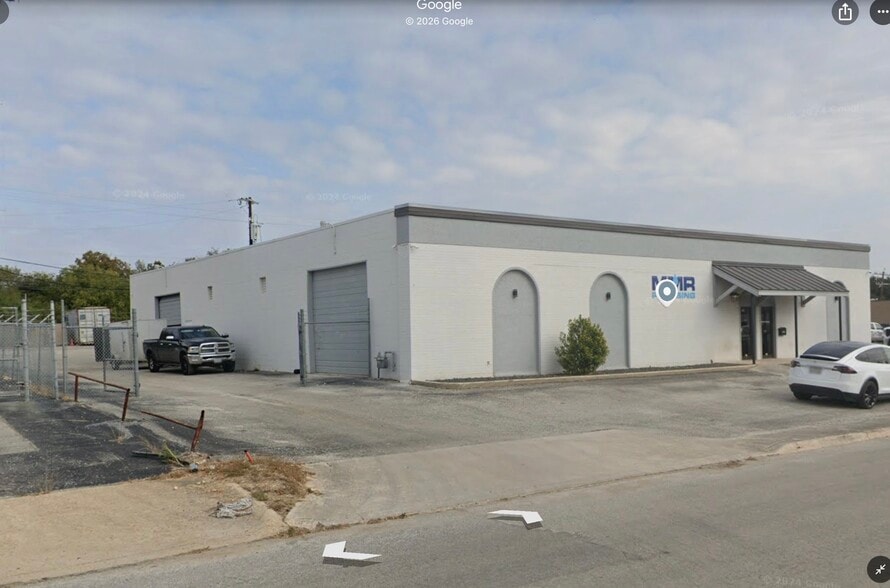 More Photos Of 4339 Centergate St, San Antonio Light Manufacturing For Lease