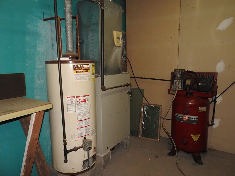 More Photos Of 1800 Brewerton Rd, Mattydale Freestanding For Sale