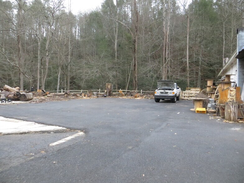 More Photos Of 3875 Tails Creek Rd, Ellijay General Retail For Sale