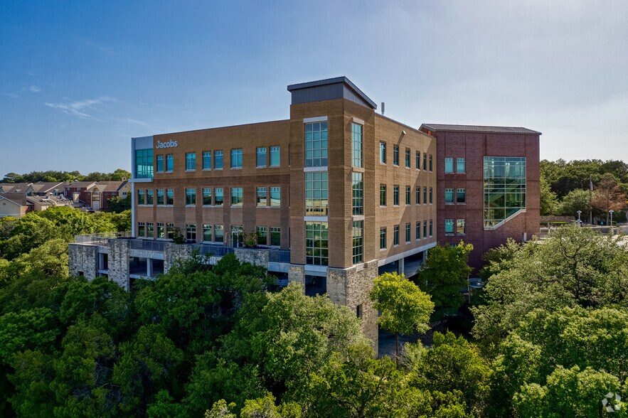More Photos Of 2705 Bee Caves Rd, Austin Office For Lease