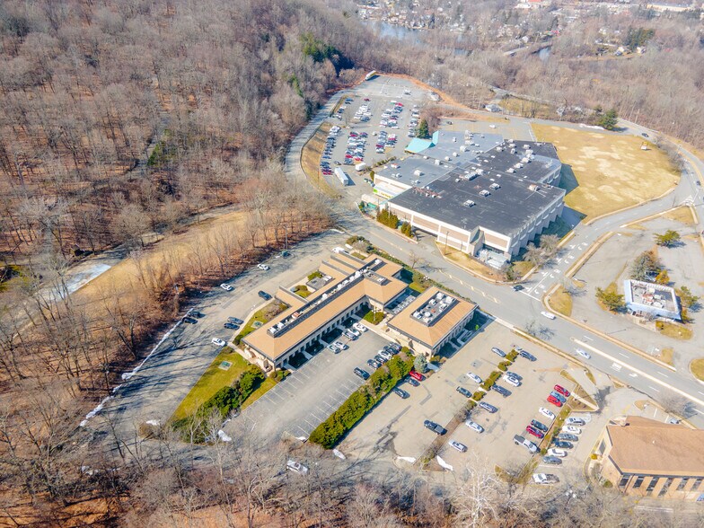 More Photos Of 9 Post Rd, Oakland Medical For Lease