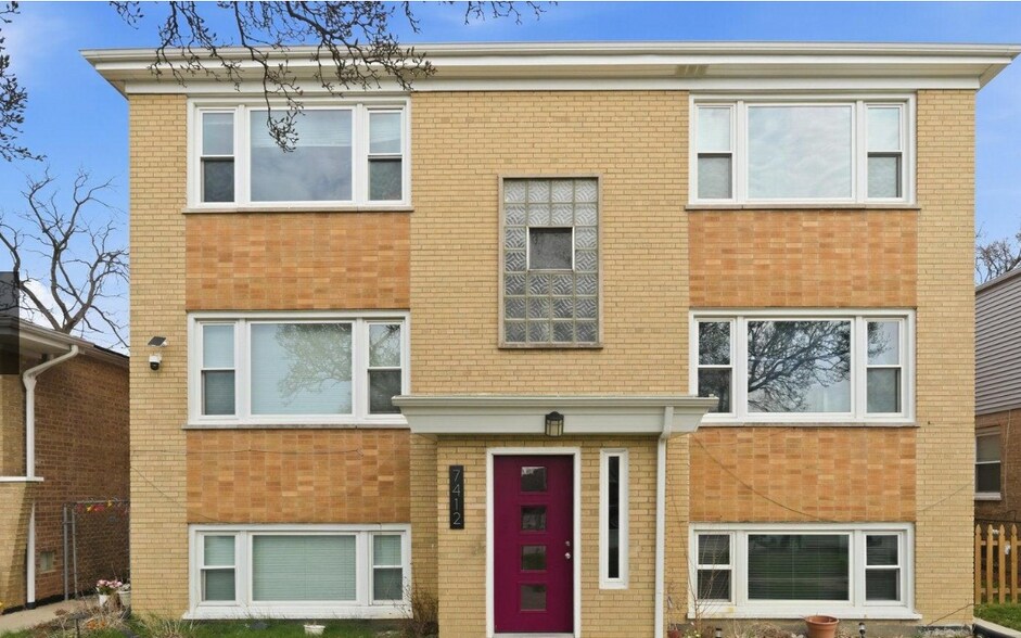Primary Photo Of 7414-7416 W 63rd Pl, Summit Apartments For Sale