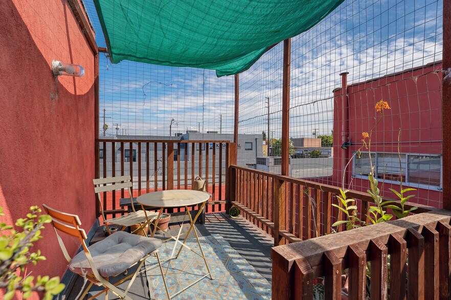 More Photos Of 2847 S Robertson Blvd, Los Angeles General Retail For Sale