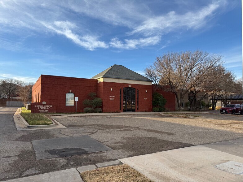 More Photos Of 3823 84th St, Lubbock Office For Sale