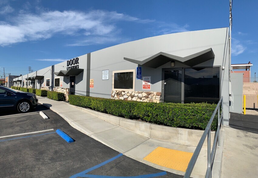 More Photos Of 2413 S Broadway, Santa Ana Manufacturing For Lease
