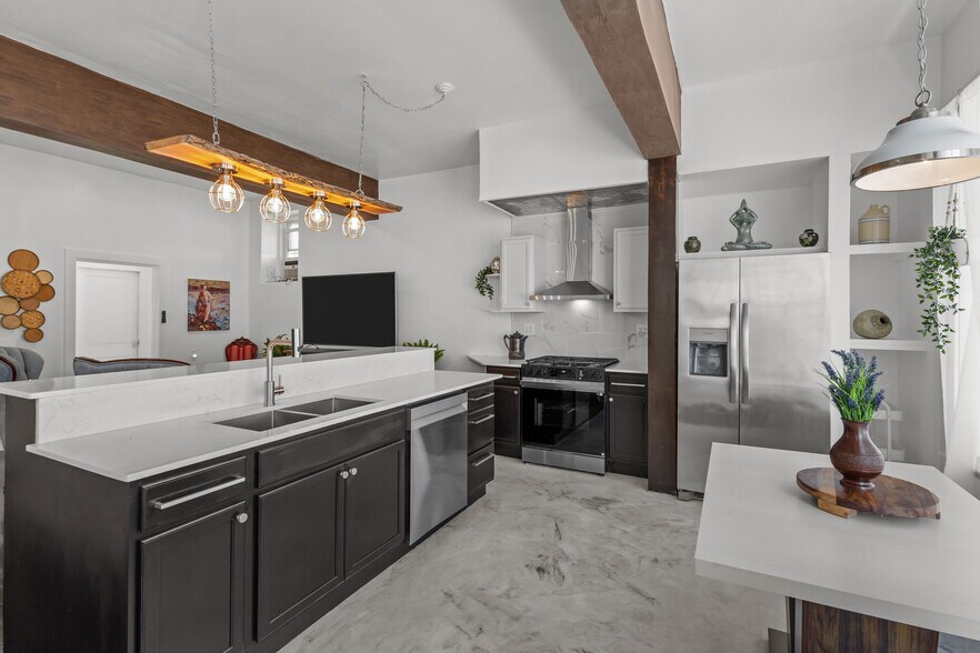 More Photos Of 116 Calverley St, Providence Storefront For Sale