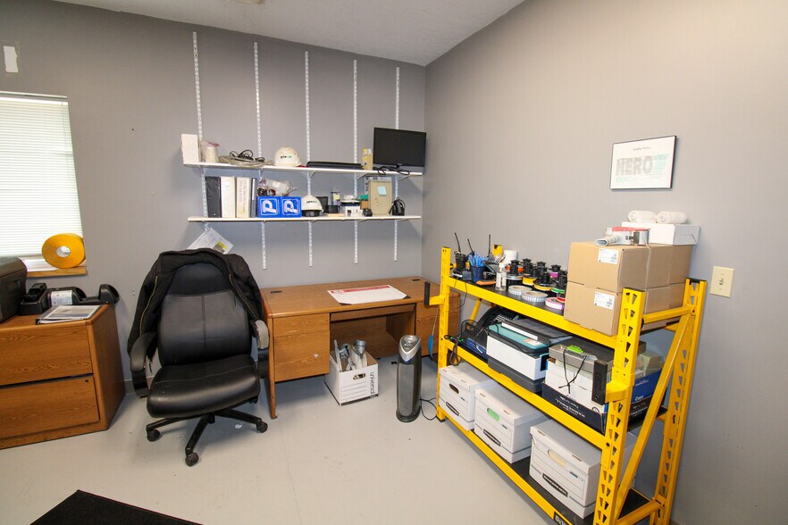 More Photos Of 5640 44th Ave S, Clinton Industrial For Sale