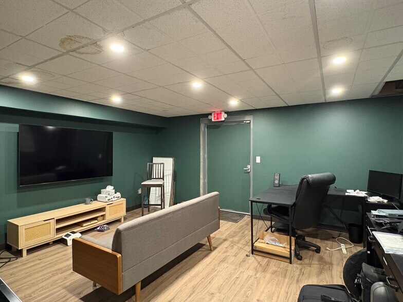 More Photos Of 3907-3907 Grand Ave, Duluth Storefront Retail Residential For Sale