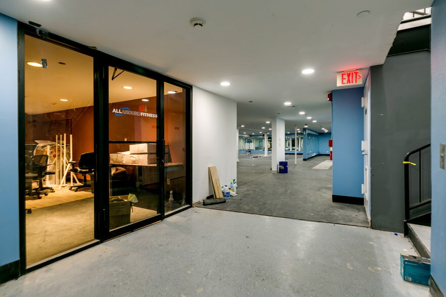 More Photos Of 132 N Wellwood Ave, Lindenhurst Storefront Retail Office For Lease