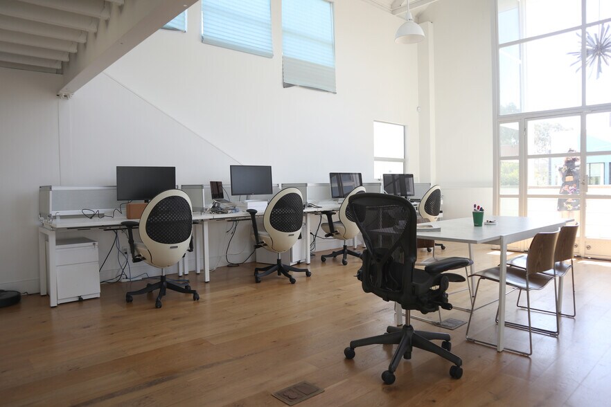 More Photos Of 1421 ABBOT KINNEY, Venice Office For Lease