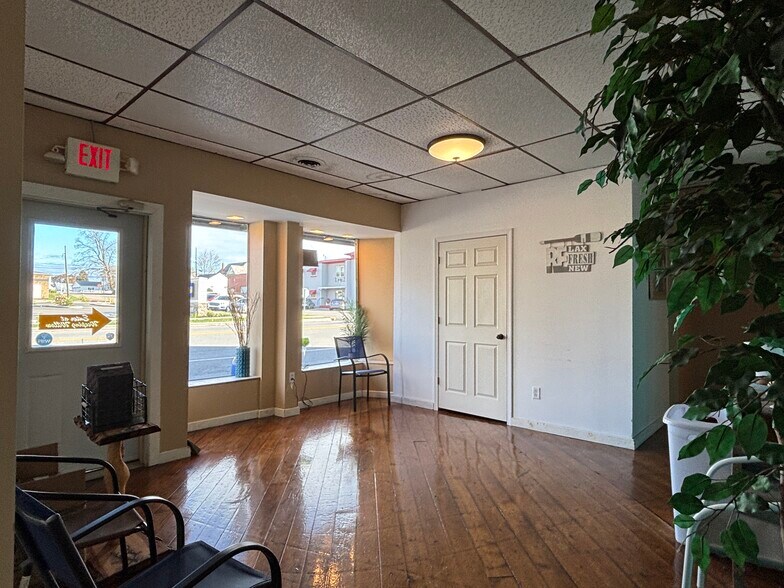 More Photos Of 206 W Main St, Mc Arthur Flex For Sale