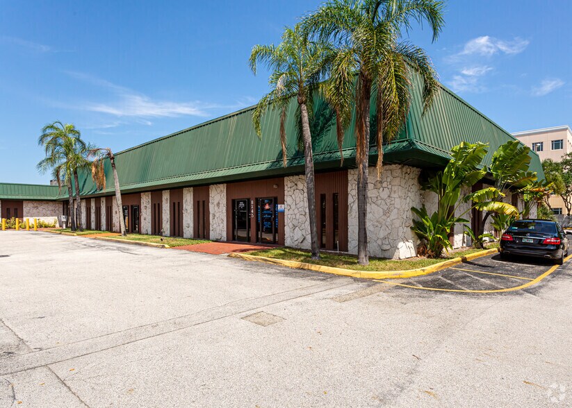 More Photos Of 8245-8249 NW 36th St, Miami Office For Lease
