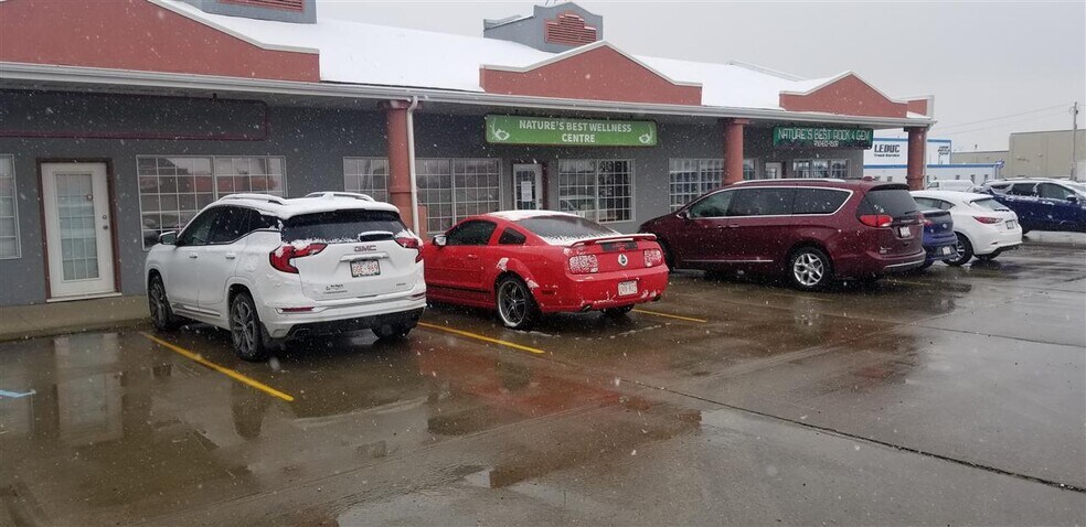 More Photos Of 6201 50th St, Leduc General Retail For Sale