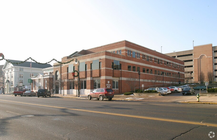 More Photos Of 225-243 Main St, Middletown Office For Lease