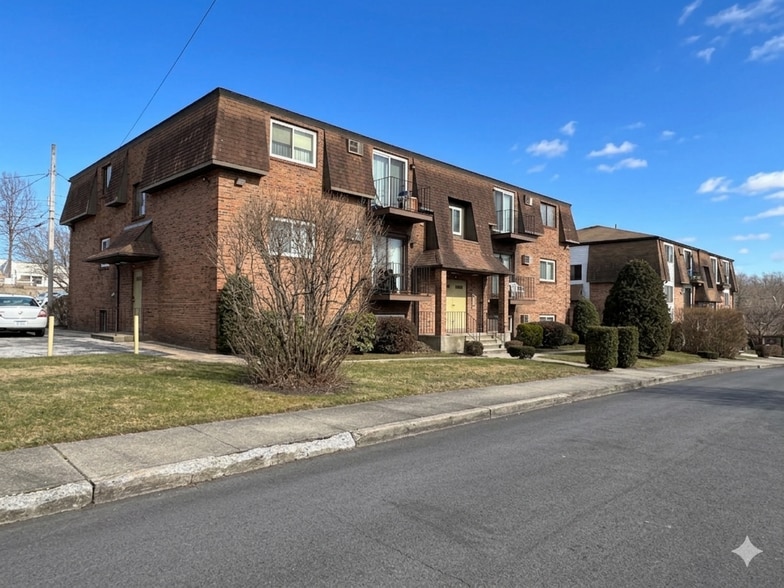 Primary Photo Of 6 8 12-14 Rosemont Terrace and 50-68 Woonasquatuck, Providence Apartments For Sale