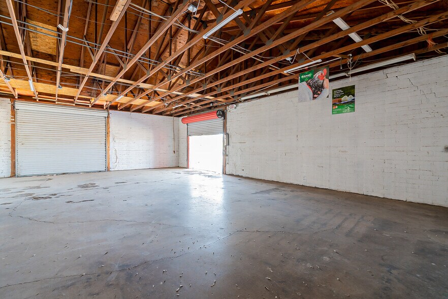 More Photos Of 17230 Cave Creek Rd, Phoenix Storefront For Lease