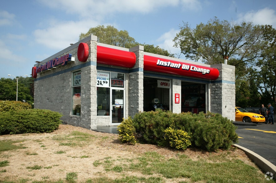 Primary Photo Of 5912 S Packard Ave, Cudahy General Retail For Sale