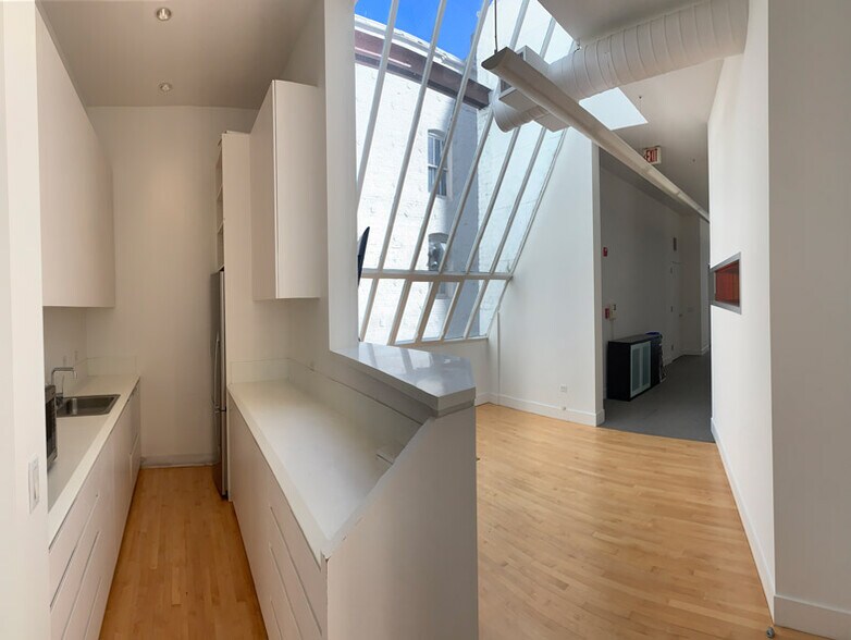 More Photos Of 41 Grant Ave, San Francisco Office Residential For Lease