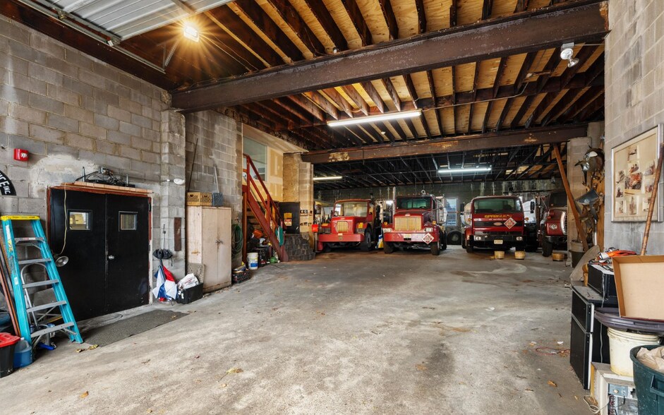 More Photos Of 26 Little St, Matawan Flex For Sale