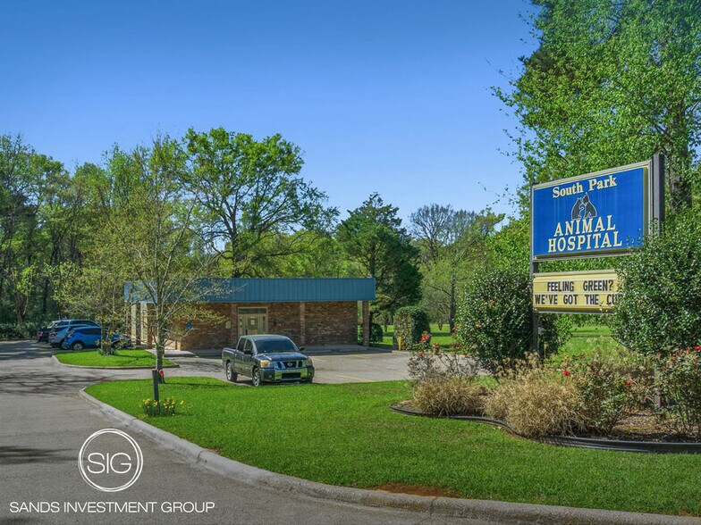 Primary Photo Of 2841 Meriwether Rd, Shreveport Veterinarian Kennel For Sale