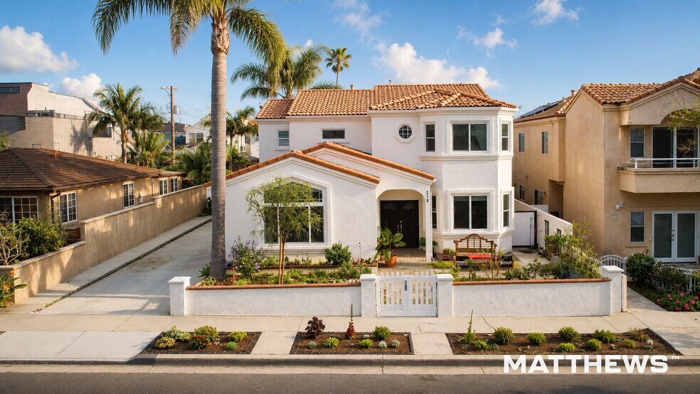 Primary Photo Of 218 Indianapolis Ave, Huntington Beach Apartments For Sale