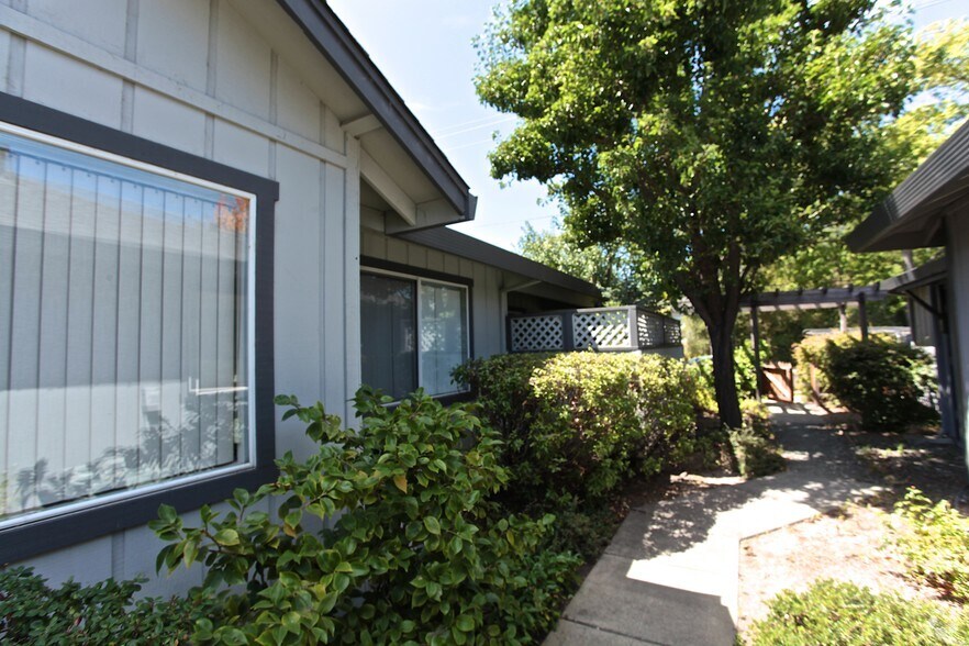 More Photos Of 1014 1st St W, Sonoma Apartments For Sale