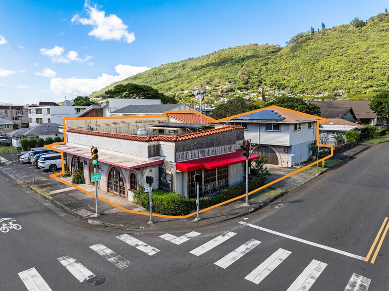 Primary Photo Of 2845 Lowrey Ave, Honolulu Restaurant For Sale
