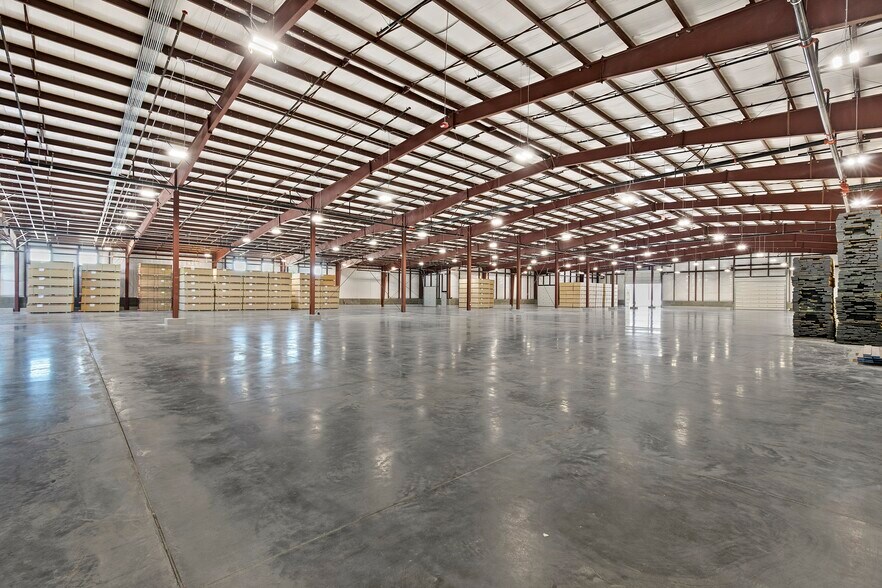 More Photos Of 335 S Locust Grove Rd, Meridian Manufacturing For Sale