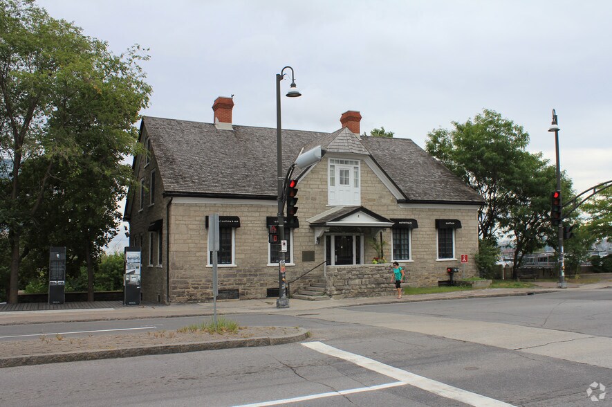 Primary Photo Of 376 Boul Saint-Joseph, Gatineau Freestanding For Lease