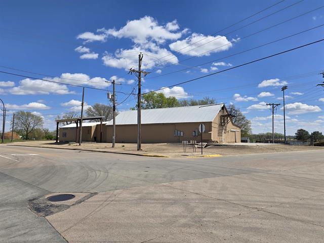 Primary Photo Of 114 Mulberry St, Yankton Warehouse For Sale