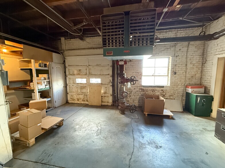 More Photos Of 614-622 S Commerce St, Wichita Warehouse For Sale