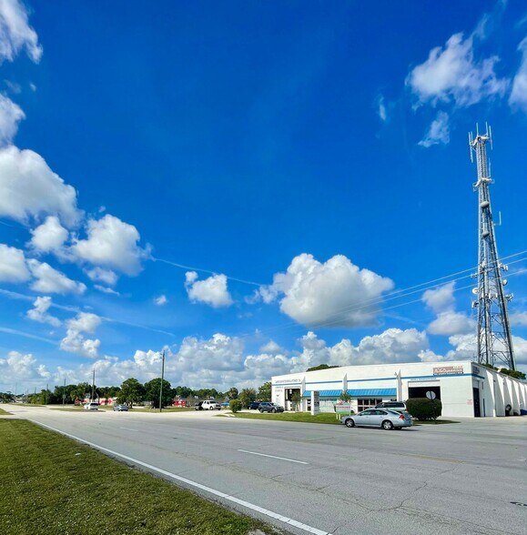 More Photos Of 1593 SE Village Green Dr, Port Saint Lucie Warehouse For Sale