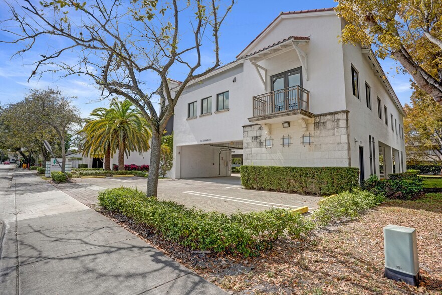 More Photos Of 7374 SW 93rd Ave, Miami Office For Sale