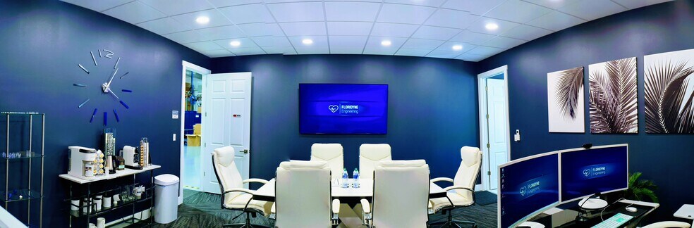 More Photos Of 2328 72nd Dr E, Sarasota Warehouse For Sale