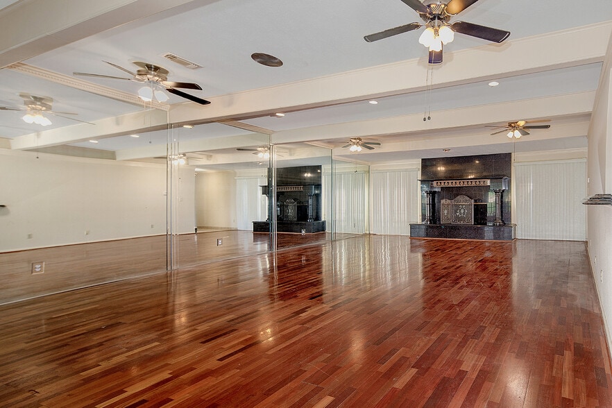 More Photos Of 23218 Aldine Westfield Rd, Spring Office For Sale