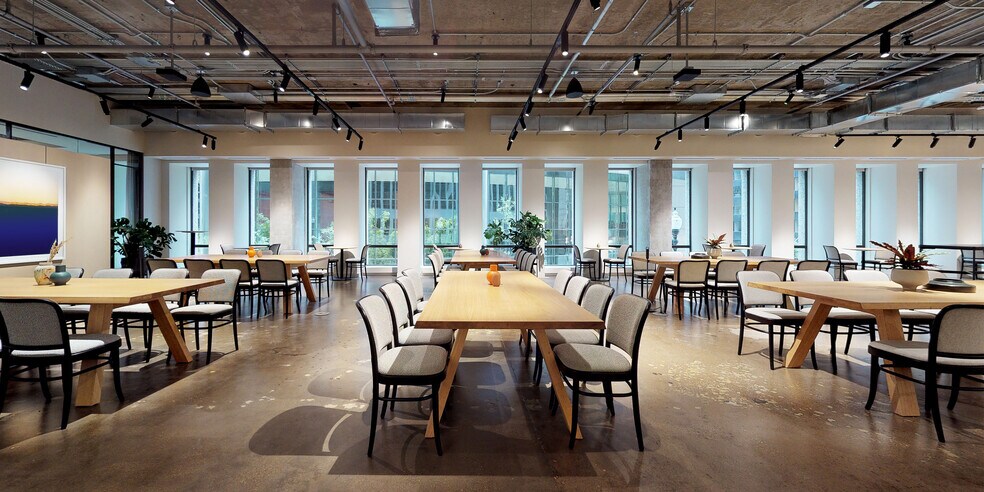 More Photos Of 311 W Monroe St, Chicago Office For Lease