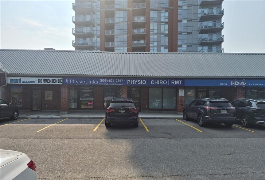 Primary Photo Of 573 Maple Ave, Burlington General Retail For Lease