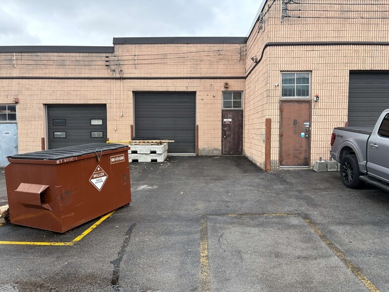 More Photos Of 90 Esna Park Dr, Markham Service For Lease