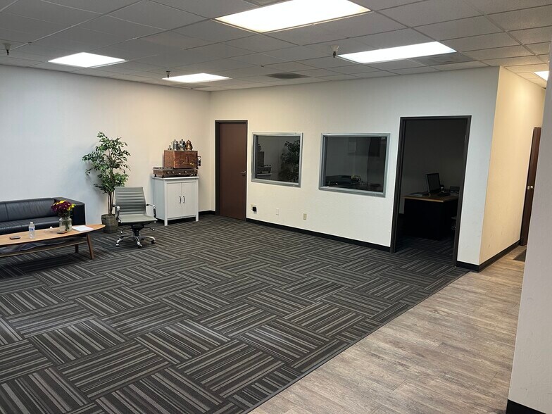 More Photos Of 11300 Trade Center Dr, Rancho Cordova Warehouse For Lease