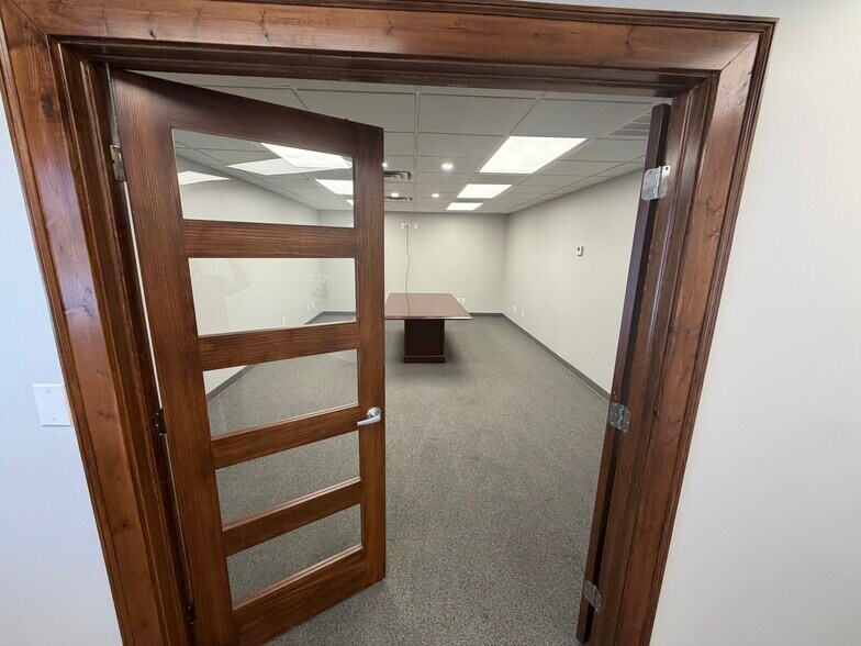 More Photos Of 11244 E 55th Pl, Tulsa Manufacturing For Lease
